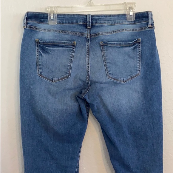 Super cute NWOT cropped jeans - Picture 4 of 7